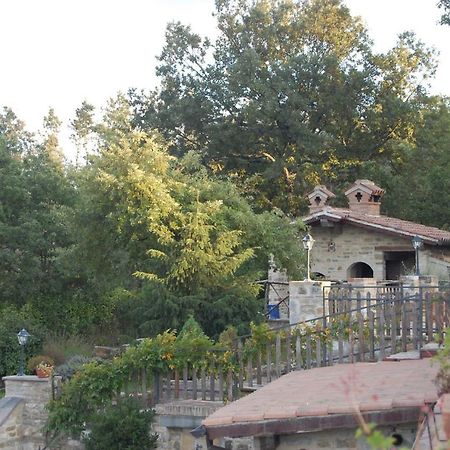גוביו Agriturismo Countryhouse Le Giare מראה חיצוני תמונה