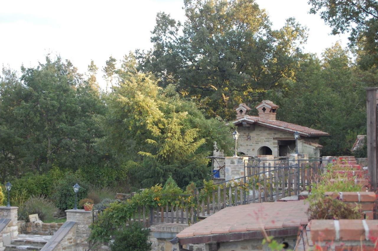 גוביו Agriturismo Countryhouse Le Giare מראה חיצוני תמונה