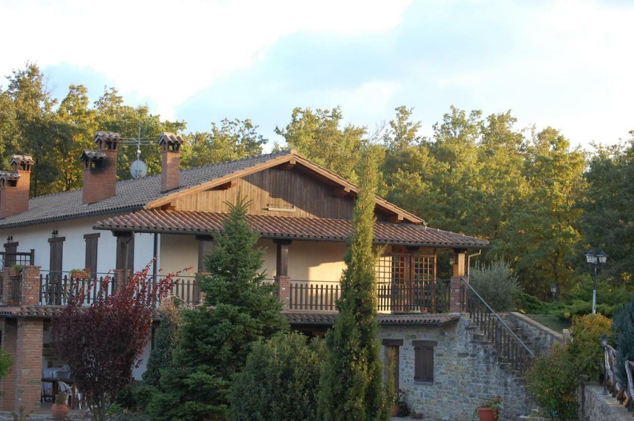 גוביו Agriturismo Countryhouse Le Giare מראה חיצוני תמונה
