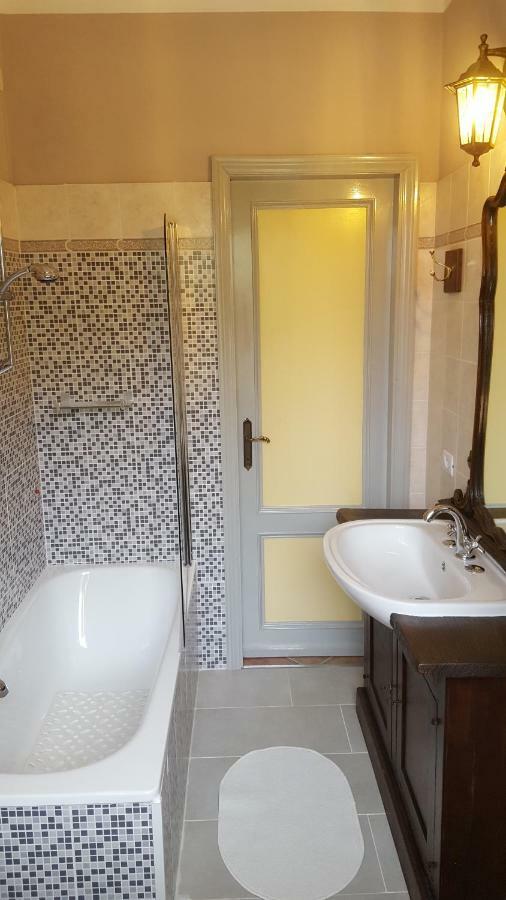 גוביו Agriturismo Countryhouse Le Giare מראה חיצוני תמונה