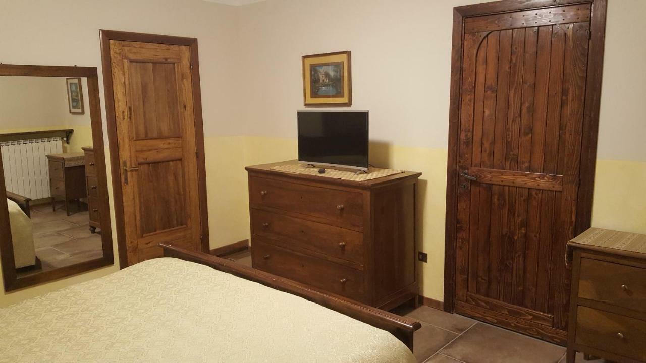גוביו Agriturismo Countryhouse Le Giare מראה חיצוני תמונה