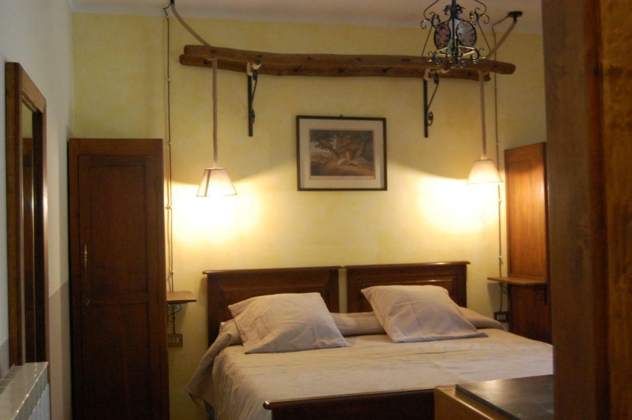 גוביו Agriturismo Countryhouse Le Giare מראה חיצוני תמונה