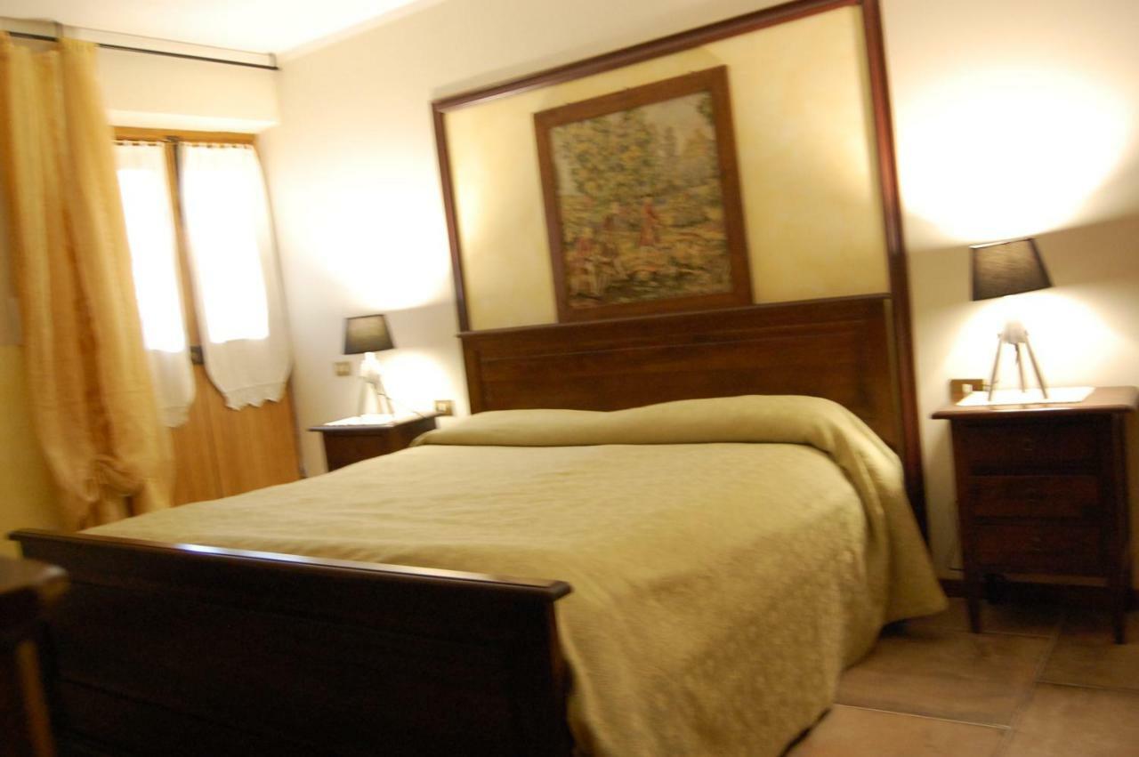 גוביו Agriturismo Countryhouse Le Giare מראה חיצוני תמונה