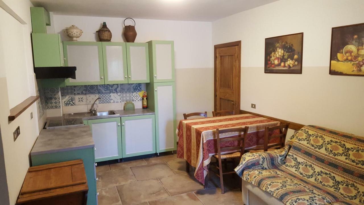 גוביו Agriturismo Countryhouse Le Giare מראה חיצוני תמונה
