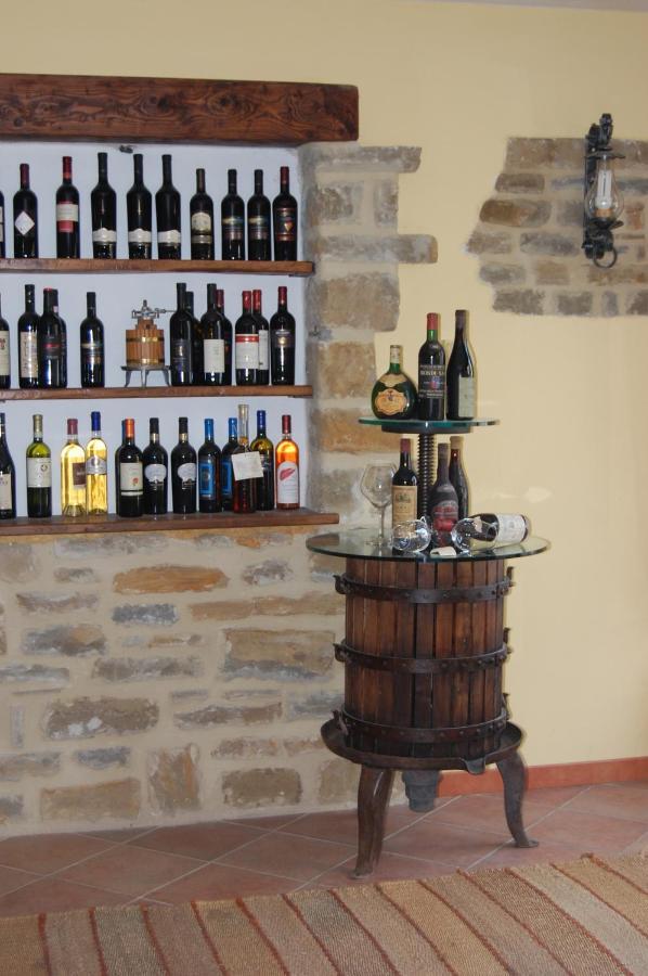 גוביו Agriturismo Countryhouse Le Giare מראה חיצוני תמונה