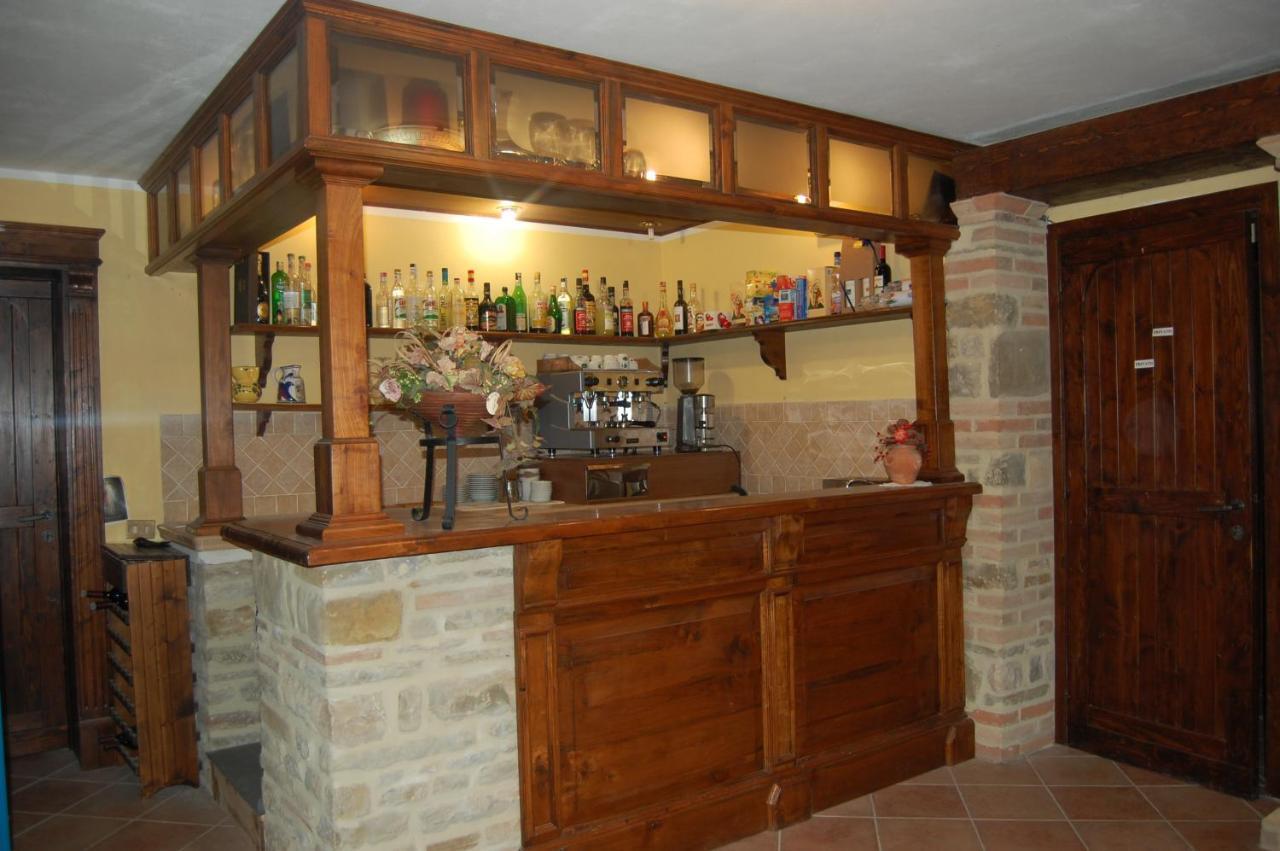 גוביו Agriturismo Countryhouse Le Giare מראה חיצוני תמונה