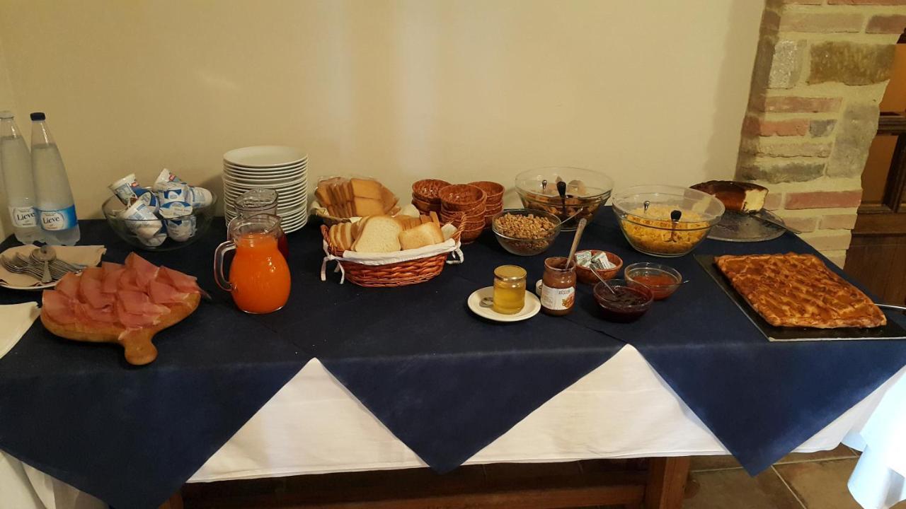 גוביו Agriturismo Countryhouse Le Giare מראה חיצוני תמונה