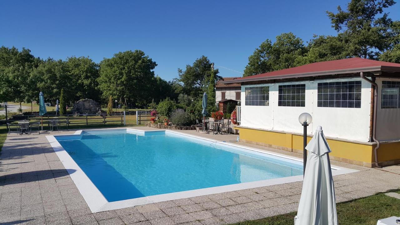גוביו Agriturismo Countryhouse Le Giare מראה חיצוני תמונה