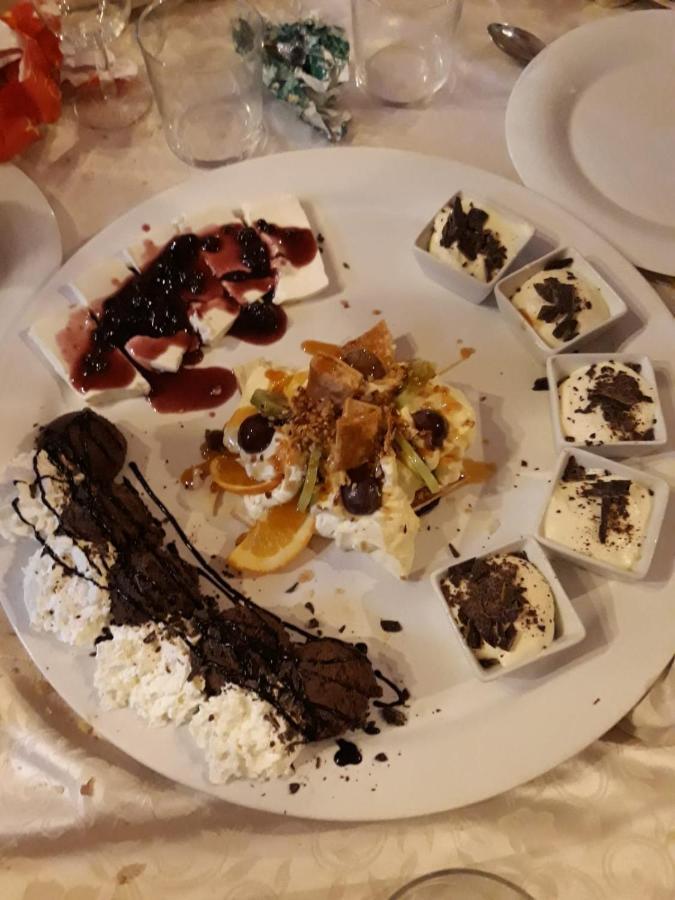 גוביו Agriturismo Countryhouse Le Giare מראה חיצוני תמונה