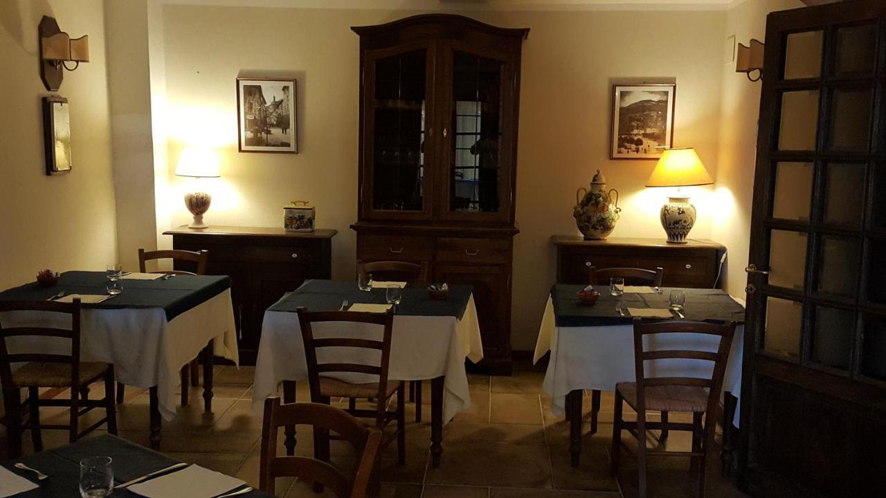 גוביו Agriturismo Countryhouse Le Giare מראה חיצוני תמונה
